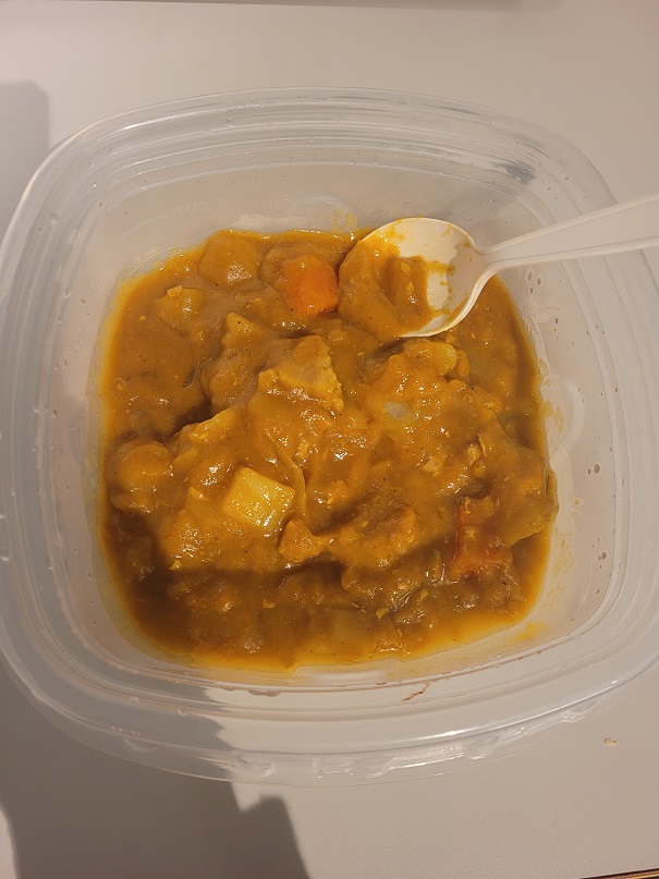 Then another angel friend shared some curry. I love curry regardless of their origins: Indian, Japanese, Korean, etc. As it got colder, the curry warmed my body and I felt like I went to an Onsen. Hmm.. I should cook sometime too and share. 